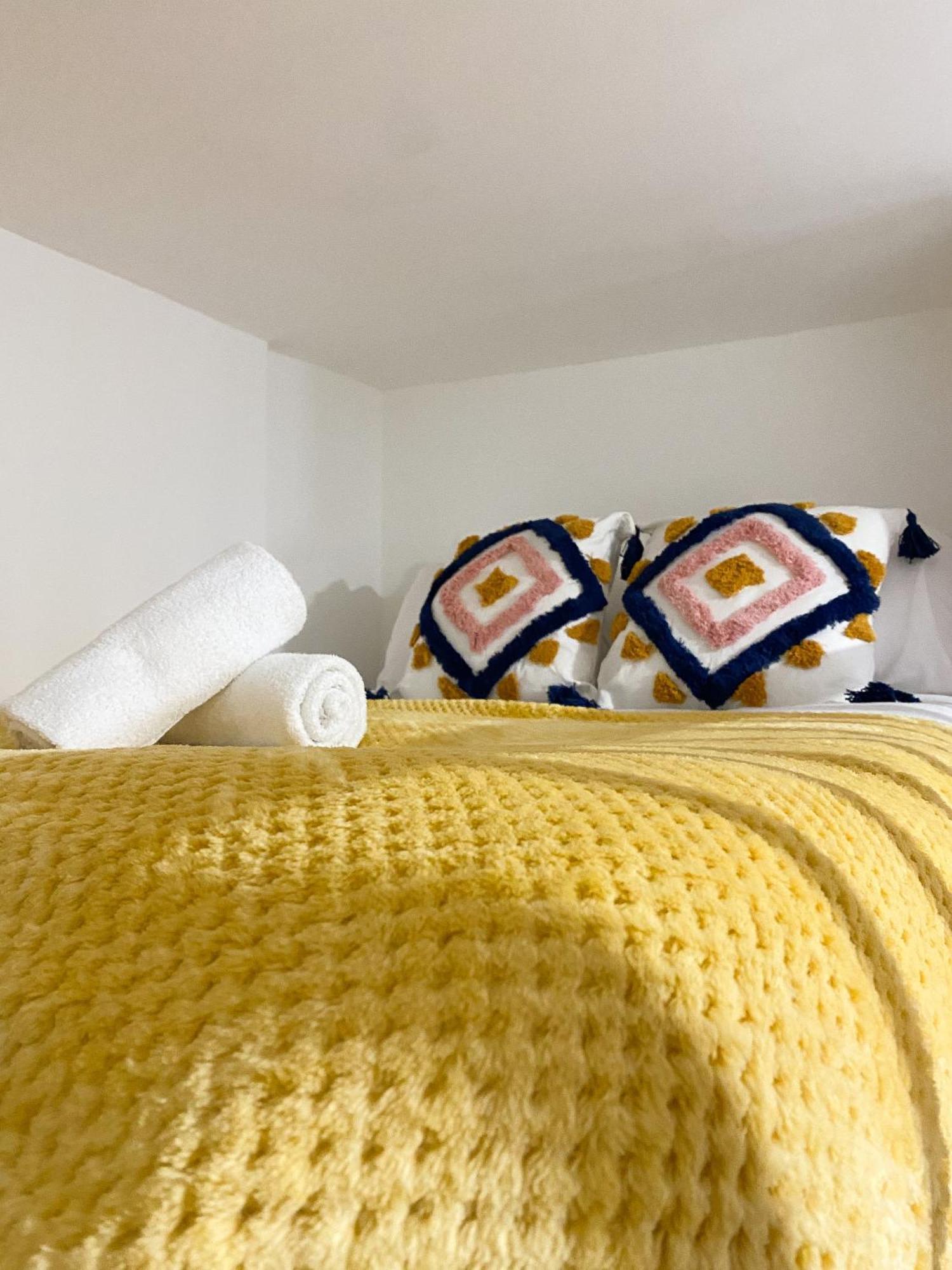 Modern Studios Queenspark Лондон Екстер'єр фото