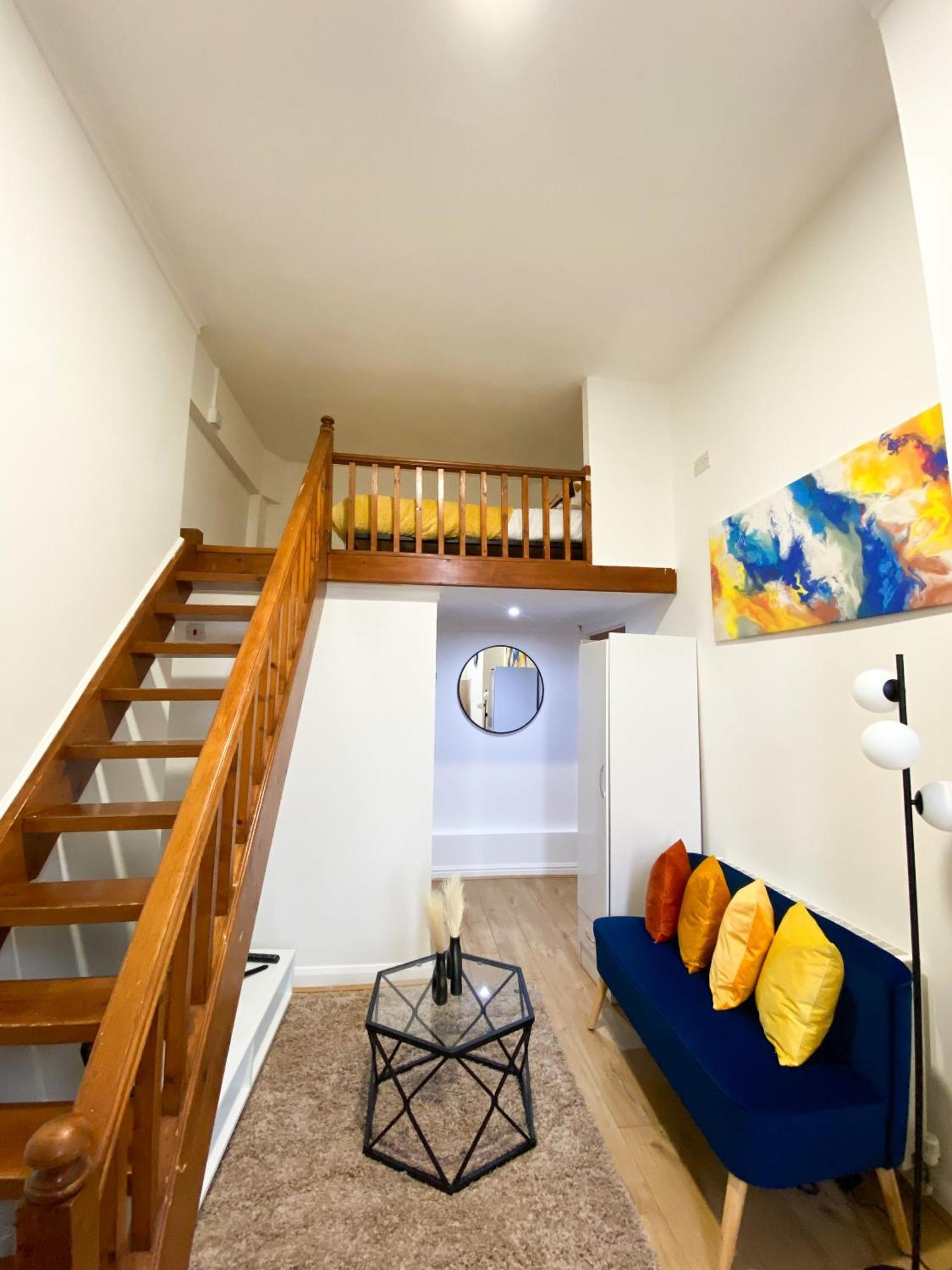 Modern Studios Queenspark Лондон Екстер'єр фото